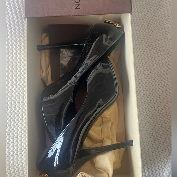 Louis Vuitton Oh Really Peep-a-boo Pumps - Picture 6 of 6